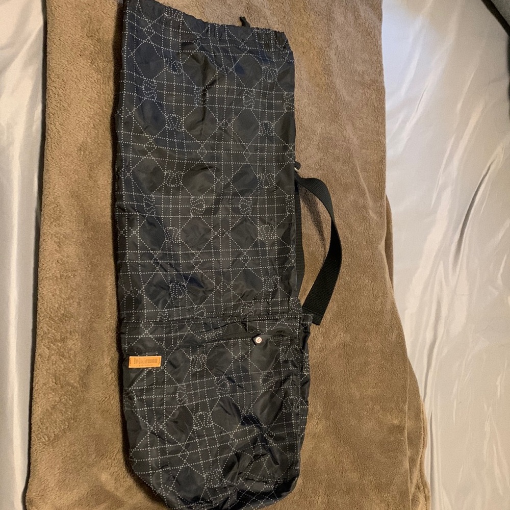 Lululemon yoga mat bag